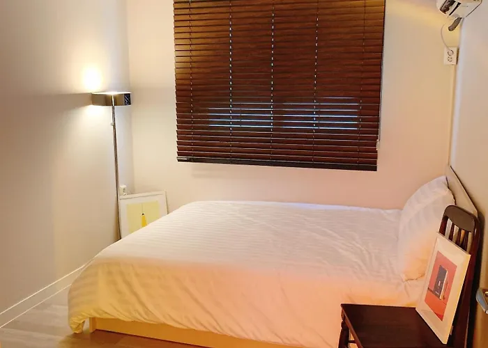 Gangnamgarosu Apartment *